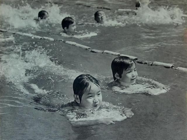 回顾1974年《中国摄大发彩票影》杂志中每位摄影师镜头下的精彩一瞬(图15)