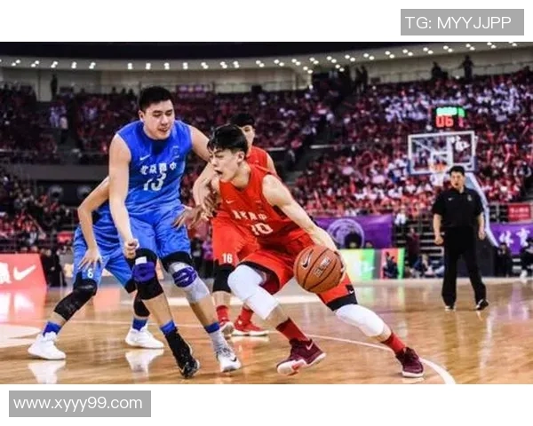 赵岩昊的篮球之路与成长故事解析从青涩少年到职业球员的蜕变历程